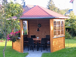 Pavillon im Garten